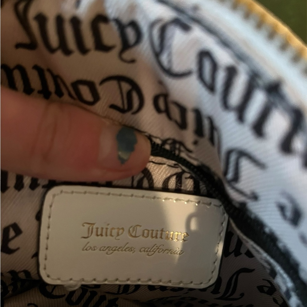 Juicy Couture White Patent Crossbody Purse - Picture 6 of 8